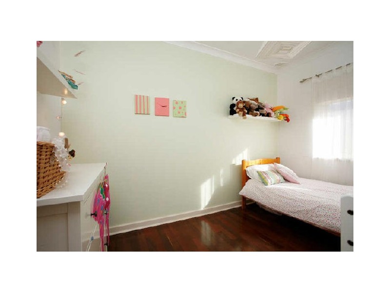 19 Hawkes Street, Coolbellup WA 6163