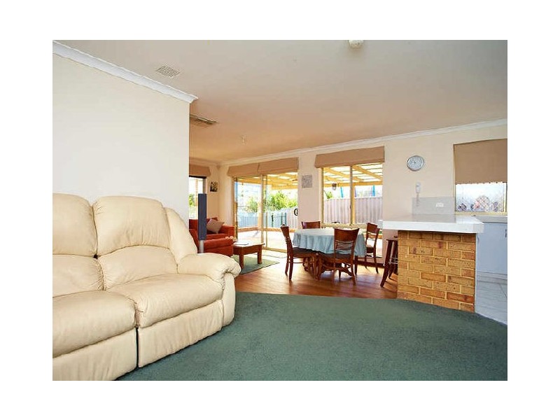 9 Tulipwood Place, South Lake WA 6164