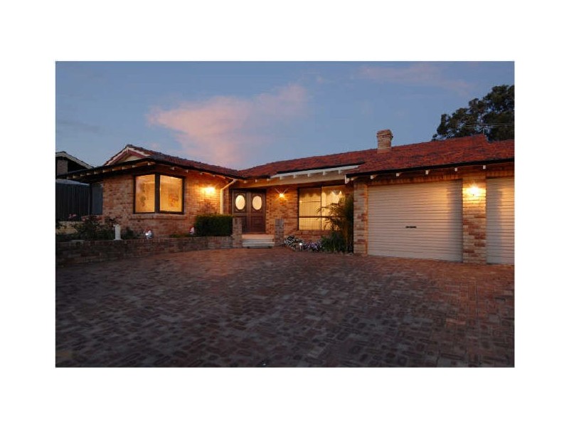 8 Urwick Court, Kardinya WA 6163