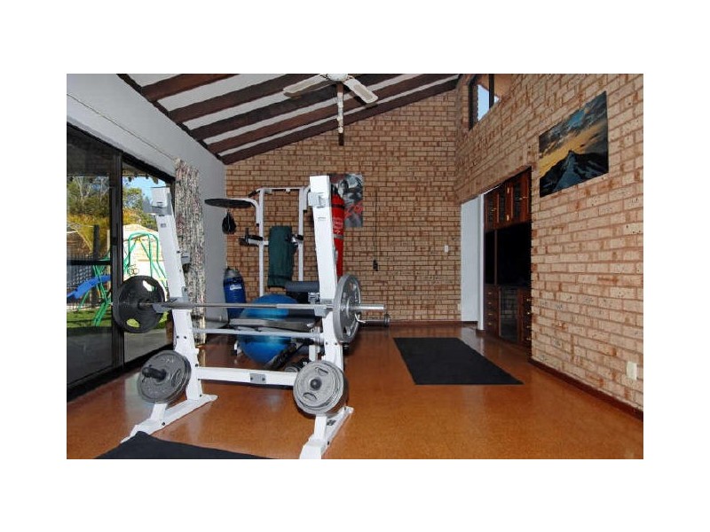 8 Urwick Court, Kardinya WA 6163