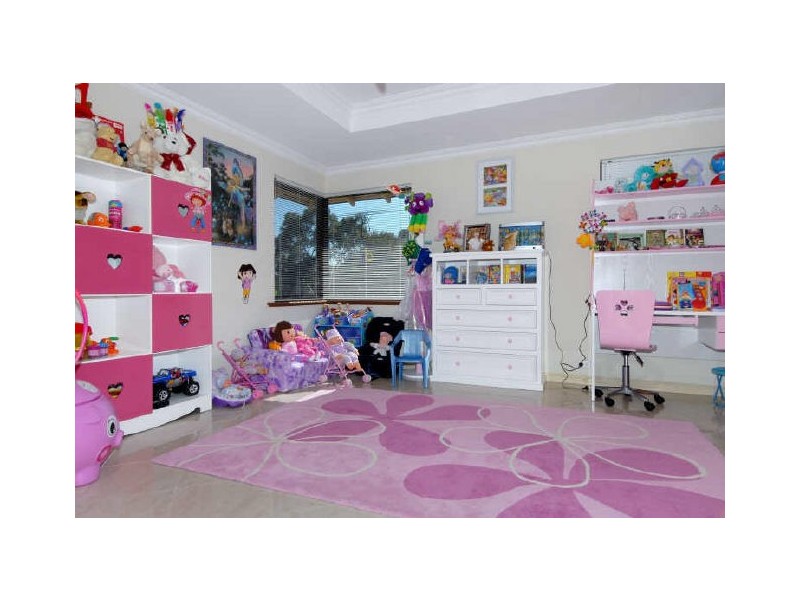 8 Urwick Court, Kardinya WA 6163