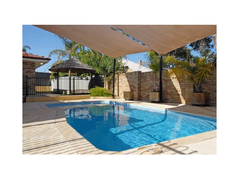 8 Urwick Court, Kardinya WA 6163