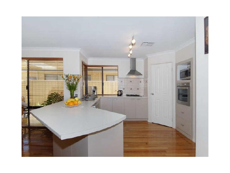 1 Tongaroo Boulevard, Success WA 6164