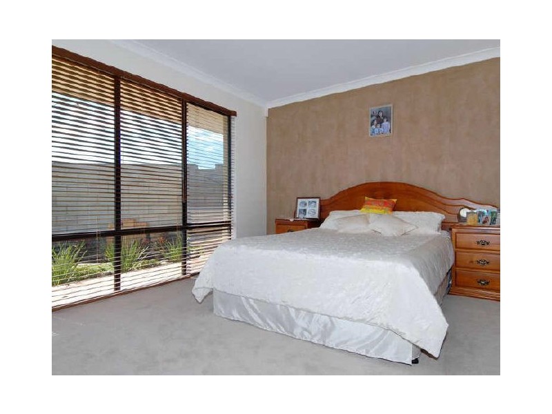 1 Tongaroo Boulevard, Success WA 6164