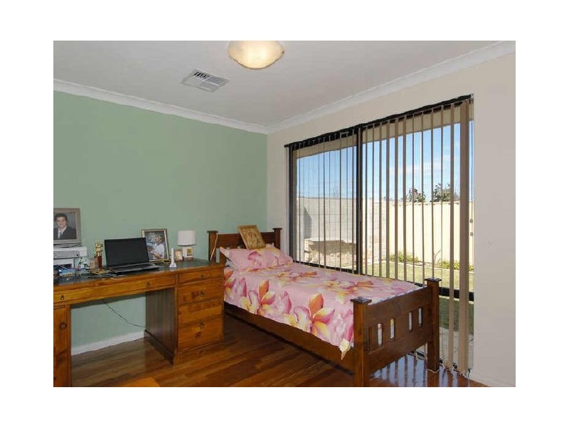 1 Tongaroo Boulevard, Success WA 6164