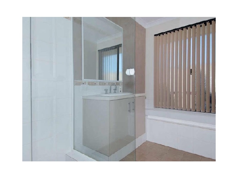 1 Tongaroo Boulevard, Success WA 6164