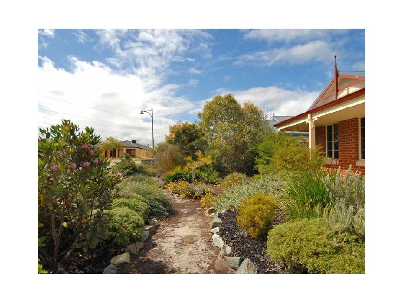 18 Koojarra Rise, South Lake WA 6164