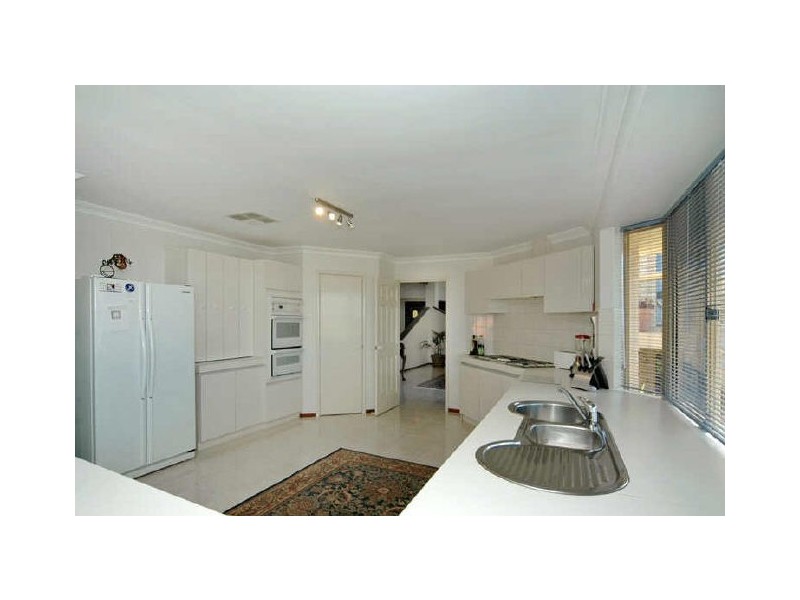 9 Ross Road, Kardinya WA 6163