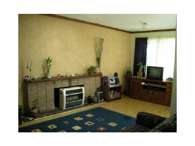 25 Woodhams St, Willagee WA 6156