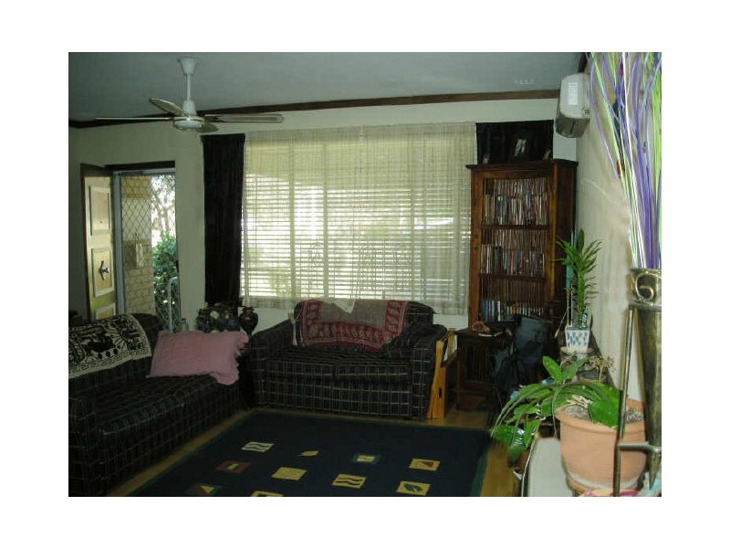 25 Woodhams St, Willagee WA 6156