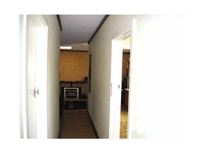 25 Woodhams St, Willagee WA 6156