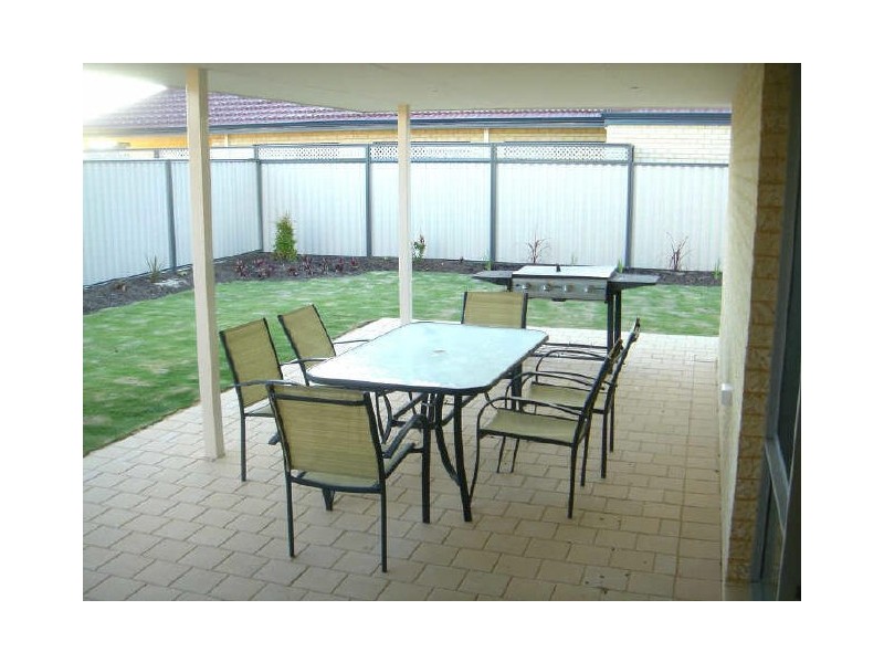 10 Giverny Gardens, Aubin Grove WA 6164