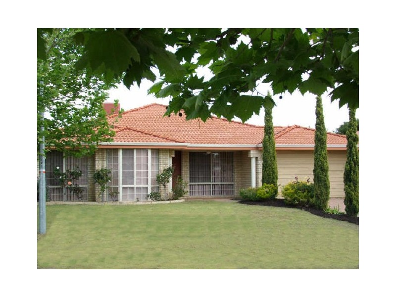 135 Eucalyptus Blvd, Canning Vale WA 6155