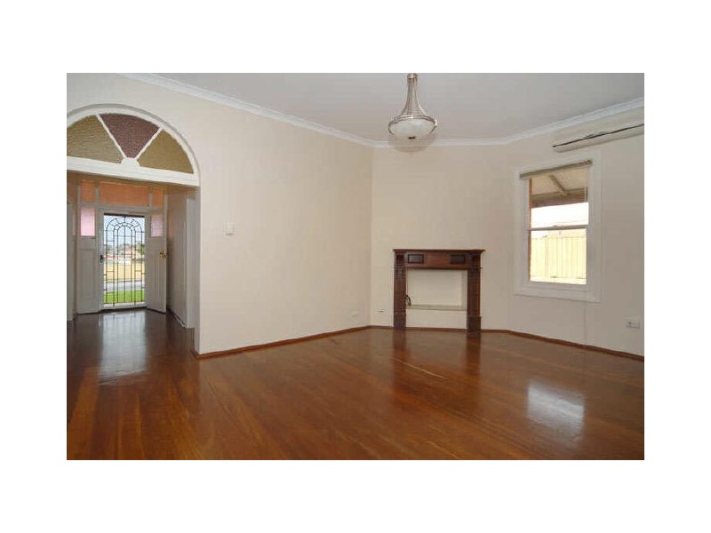 253 Hamilton Road, Coogee WA 6166