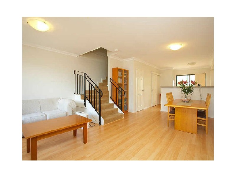 2/250 Healy Road, Hamilton Hill WA 6163