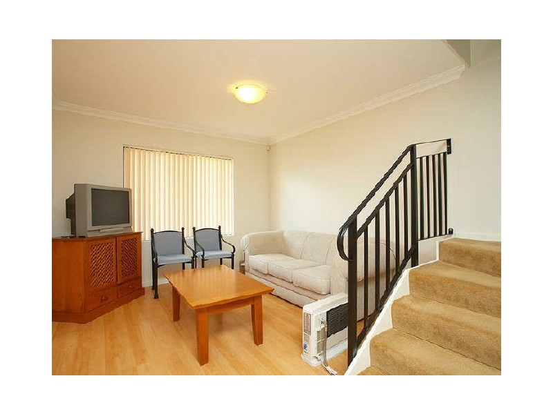 2/250 Healy Road, Hamilton Hill WA 6163