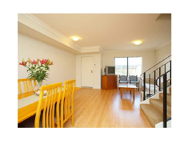 2/250 Healy Road, Hamilton Hill WA 6163