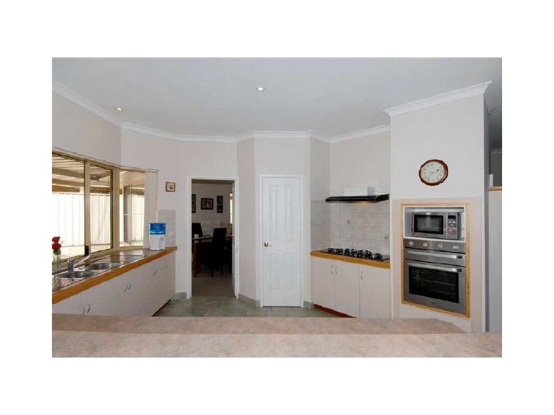 4 Bamkin Court, Success WA 6164