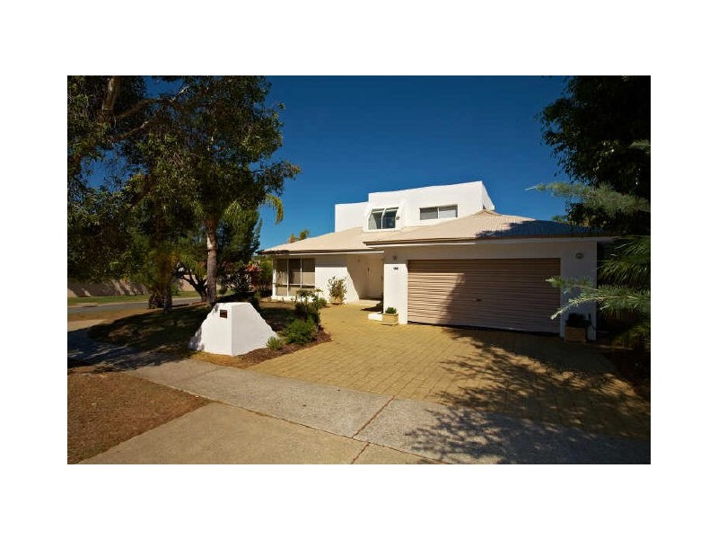 13 Barrett-Lennard Parade, Winthrop WA 6150