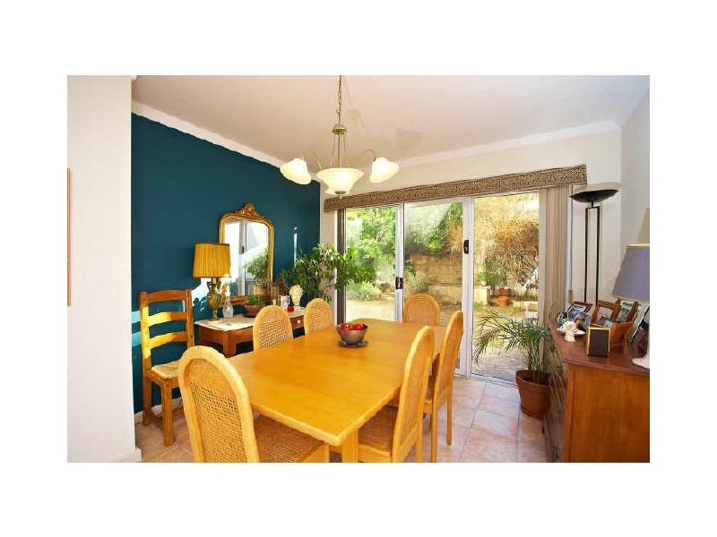 13 Barrett-Lennard Parade, Winthrop WA 6150