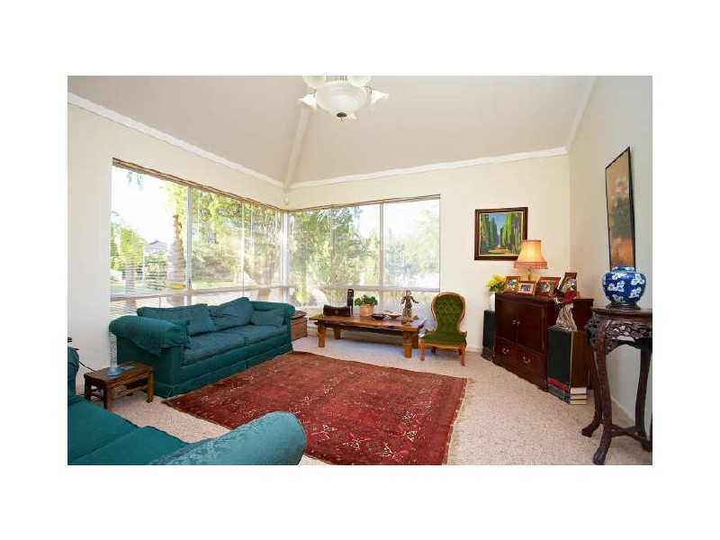 13 Barrett-Lennard Parade, Winthrop WA 6150