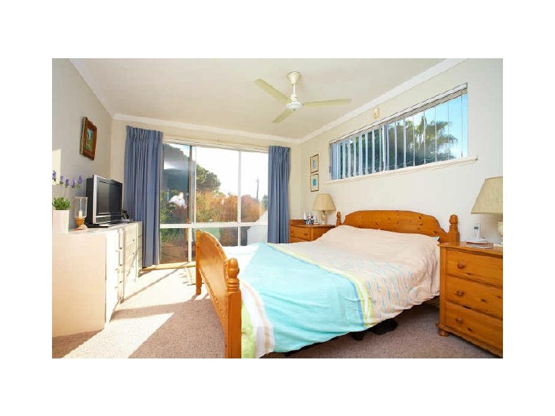 13 Barrett-Lennard Parade, Winthrop WA 6150