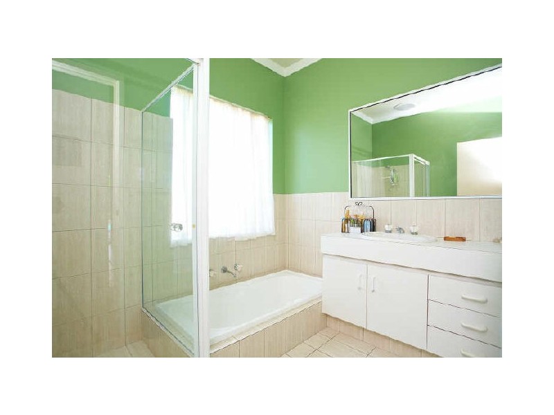 13 Barrett-Lennard Parade, Winthrop WA 6150