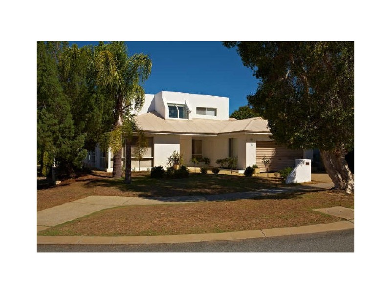 13 Barrett-Lennard Parade, Winthrop WA 6150