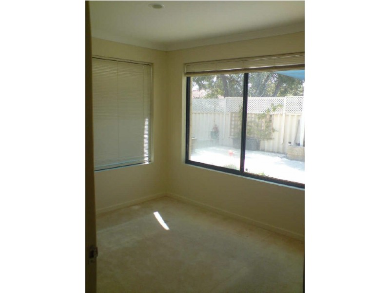 8 Silvereye Court, Beeliar WA 6164