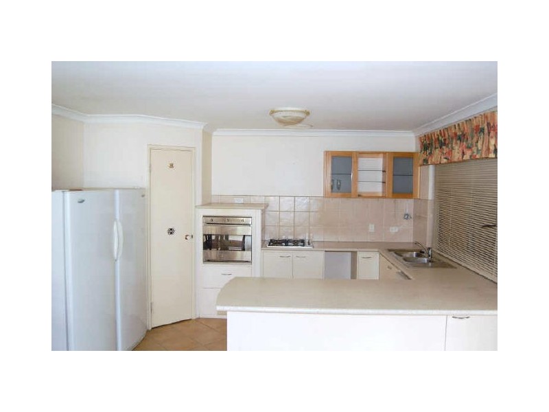 9 Dann Court, Willagee WA 6156