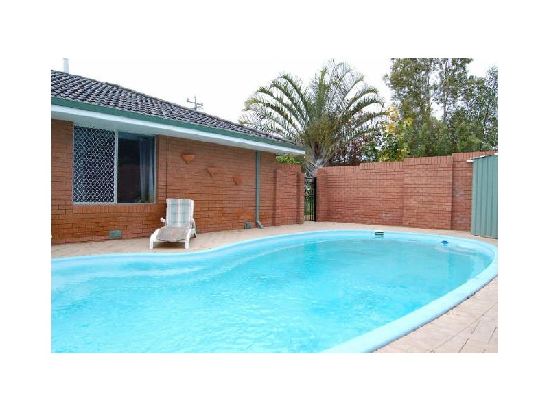 1 Ochiltree Way, Kardinya WA 6163