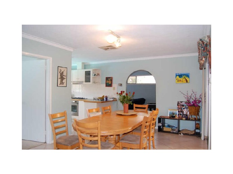 1 Ochiltree Way, Kardinya WA 6163