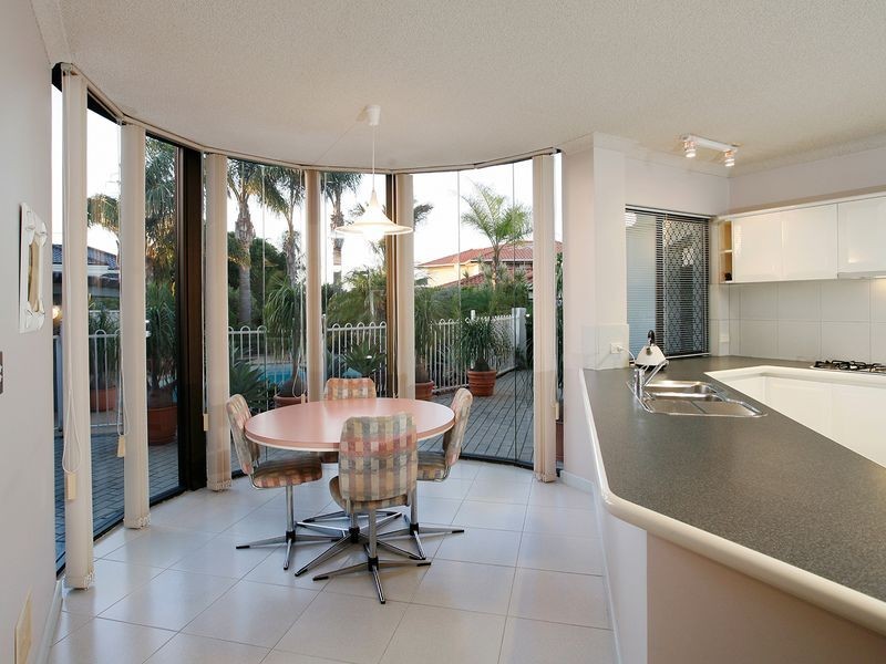 12 Colebatch Hill, Kardinya WA 6163