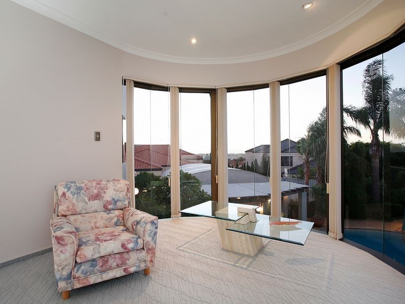 12 Colebatch Hill, Kardinya WA 6163