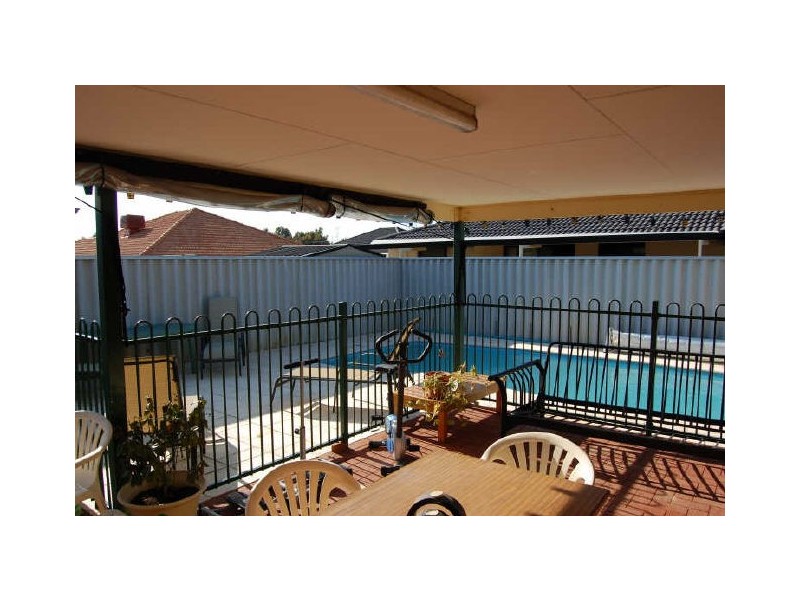 19 Beroona Way, South Lake WA 6164