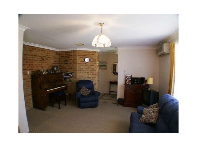 49A Hanrahan Loop, Kardinya WA 6163