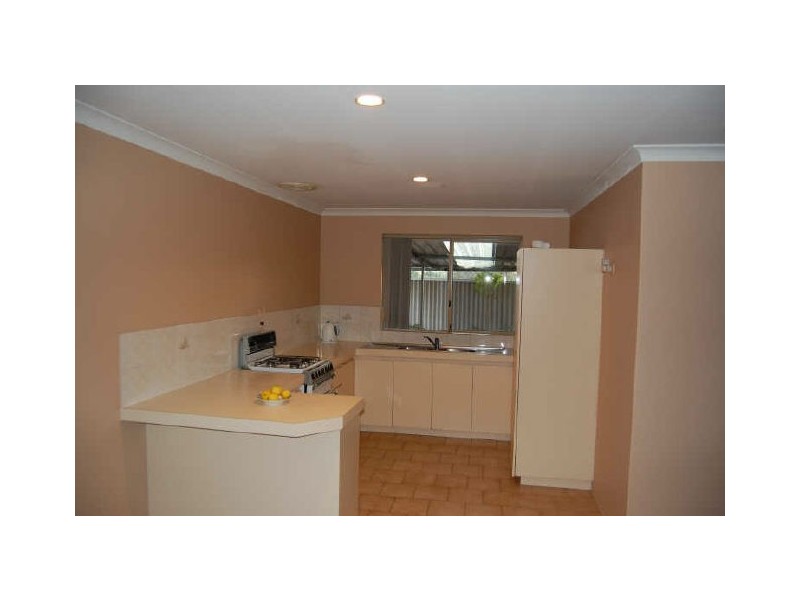 7B Medlar Grove, South Lake WA 6164