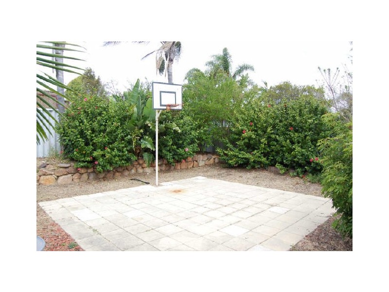 6 Foxon Road, Bibra Lake WA 6163
