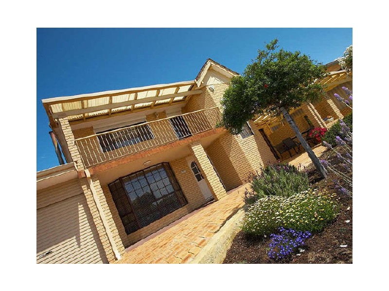 31 Buckingham Crescent, Kardinya WA 6163