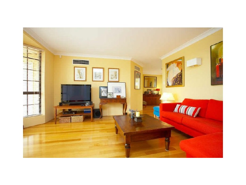 31 Buckingham Crescent, Kardinya WA 6163