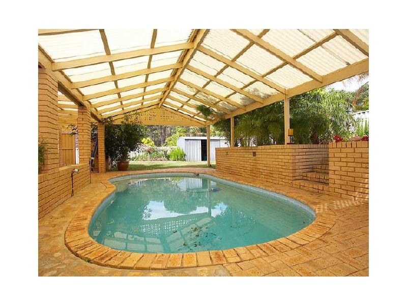 31 Buckingham Crescent, Kardinya WA 6163