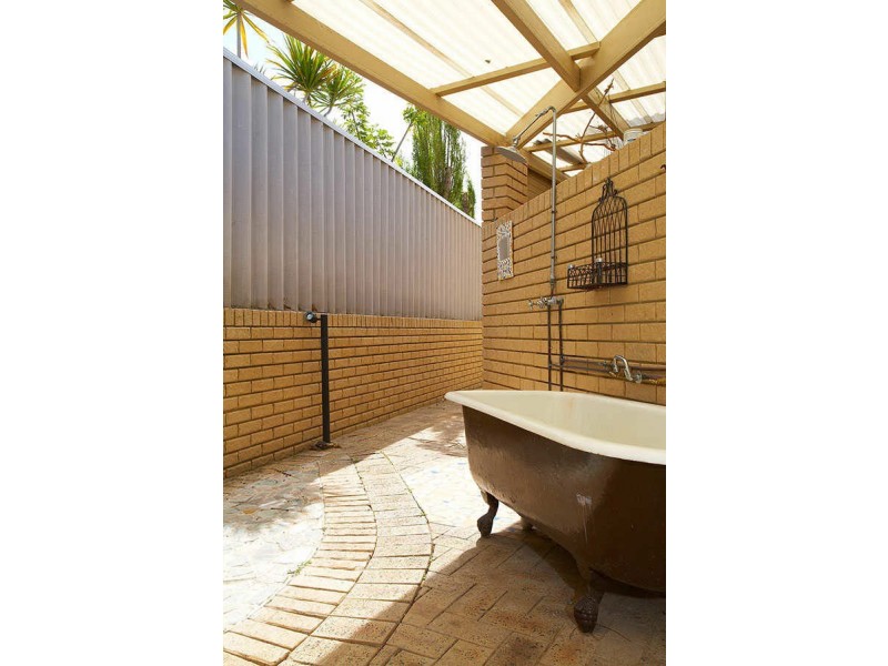 31 Buckingham Crescent, Kardinya WA 6163