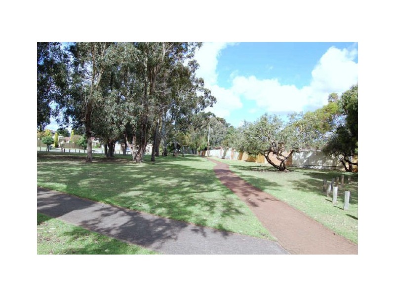 2/14 Stampel Gardens, Kardinya WA 6163
