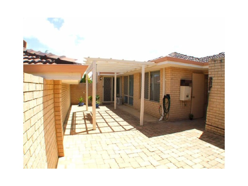 9/1 Wilkinson Gardens, Winthrop WA 6150