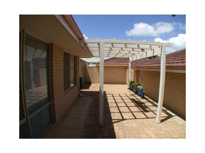 9/1 Wilkinson Gardens, Winthrop WA 6150