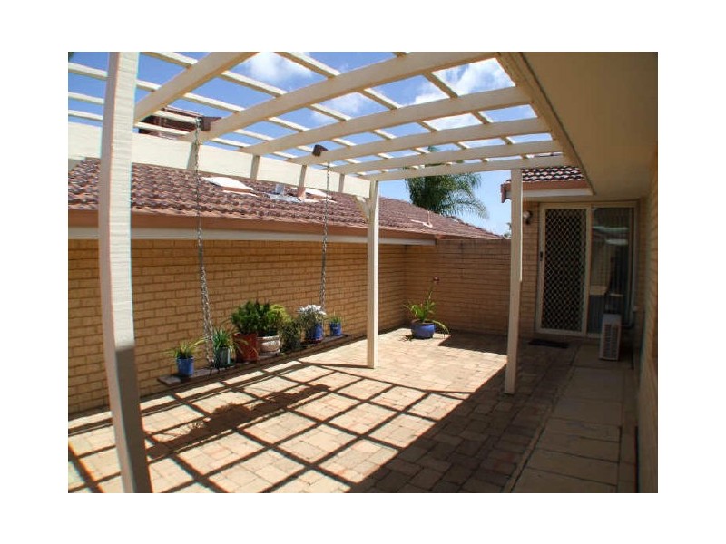 9/1 Wilkinson Gardens, Winthrop WA 6150