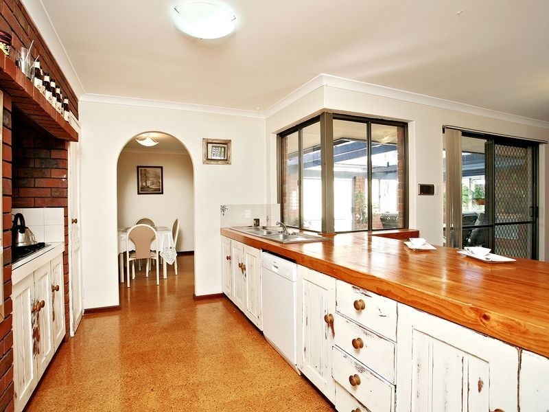 11 Morton Road, Hamilton Hill WA 6163