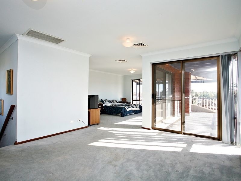 11 Morton Road, Hamilton Hill WA 6163
