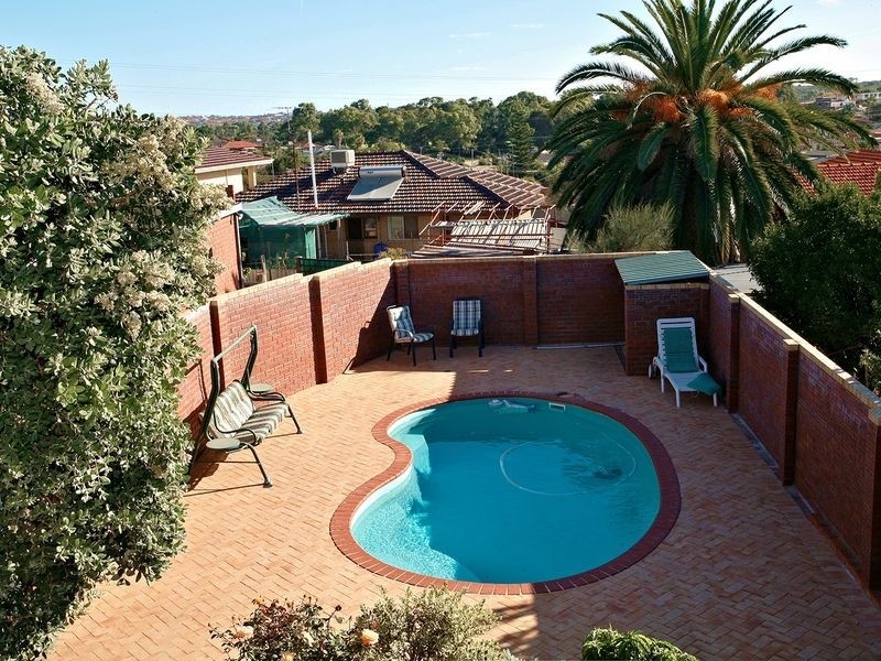 11 Morton Road, Hamilton Hill WA 6163