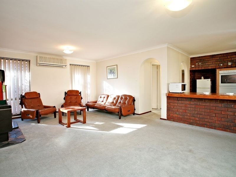 11 Morton Road, Hamilton Hill WA 6163